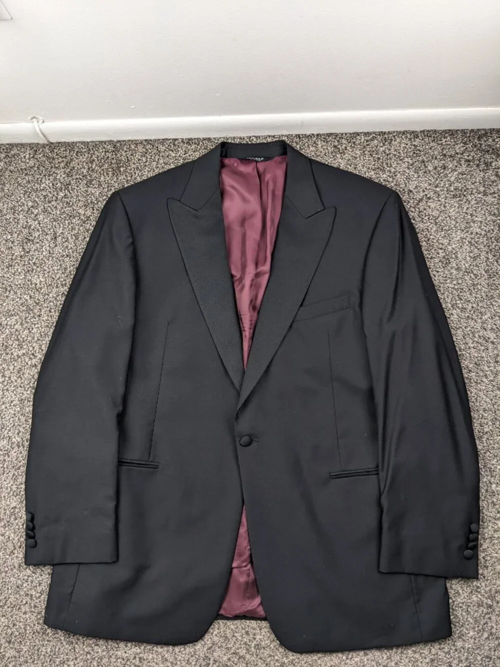 Jos A Bank 48L Tuxedo 2 PC Suit Wool Signature Collection Peak Lapel Black 42x32